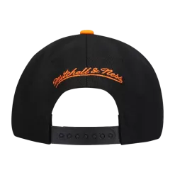Mitchell & Ness New York Knicks Mitchell And Ness Core Black Orange Snapback Hat -Fashion Hat Shop 1080ProductPhotos 2023 06 23T170955.516