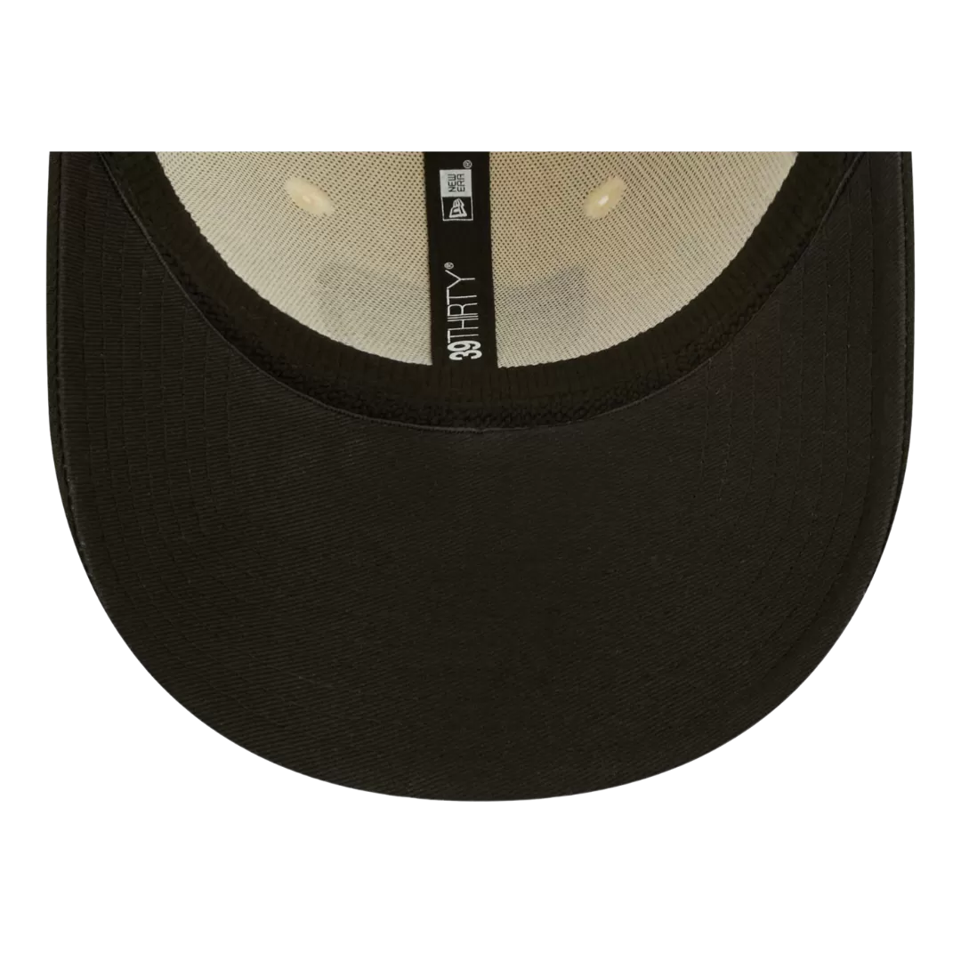 NEW ERA Las Vegas Raiders Cream/Black 2022 Sideline 39THIRTY Flex Hat 6 NEW ERA Las Vegas Raiders Cream/Black 2022 Sideline 39THIRTY Flex Hat - Image 4