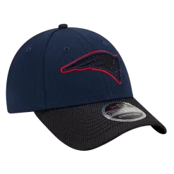NEW ERA New England Patriots 2021 Sideline Road 9FORTY Stretch-Snap Adjustable Hat